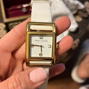 Marc Jacobs white face Gently used - needs a new battery.